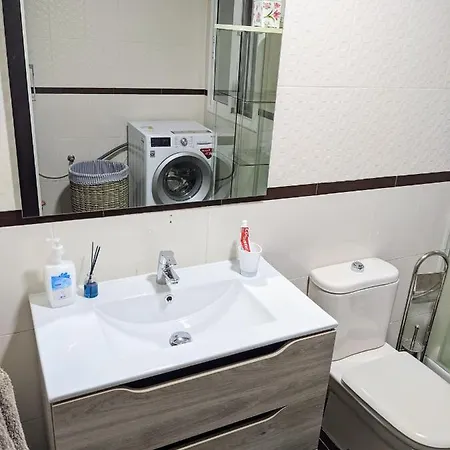 Apartment 2 Double Bedroom 150 Meters From Beach. *