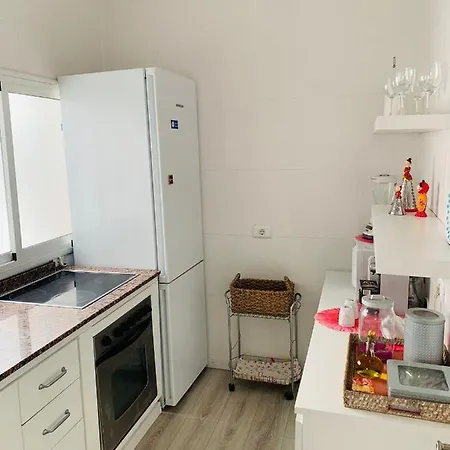 2 Double Bedroom 150 Meters From Beach. *